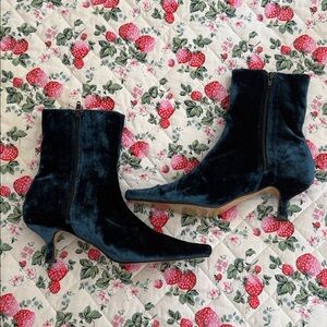 Mandarina Velvet Ankle Boots
